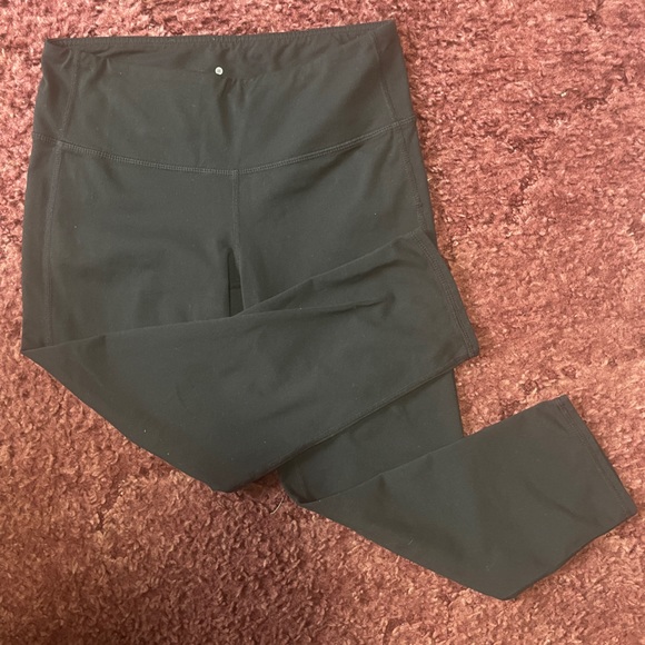 Athleta Pants - Athleta Black Capri Leggings—Size Small